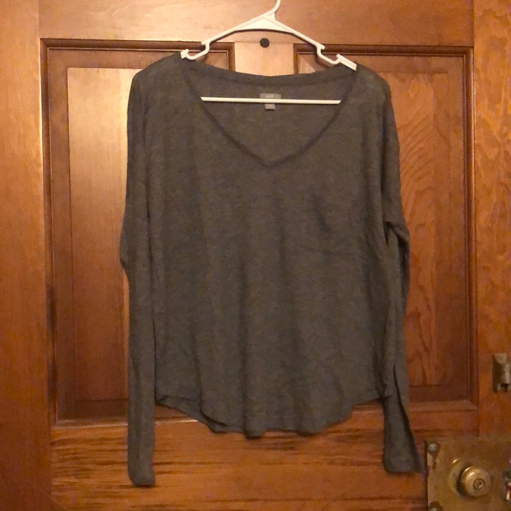 Aerie waffle knit, v-neck, long sleeve t with pocket, women’s medium